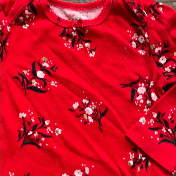 🎀Carter’s 4 long sleeve, onesie tops bundle🎀 - Picture 3 of 10
